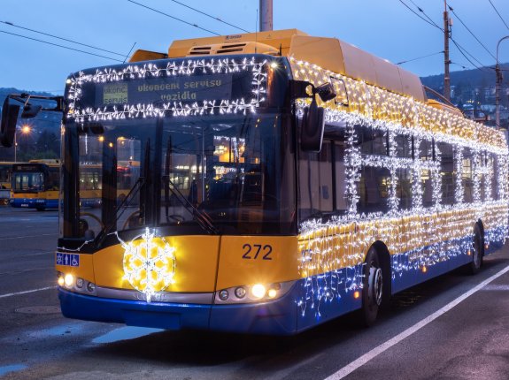 Vánoční trolejbus ve Zlíně je připravený