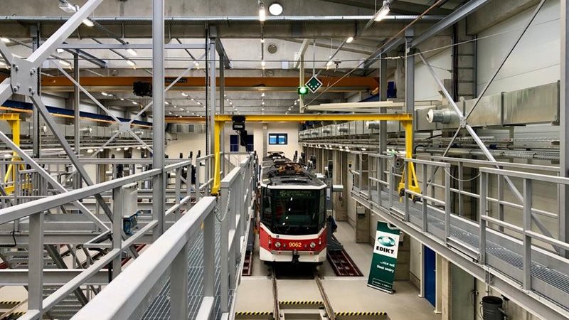 DPP dnes v Hostivaři zprovoznil novou opravárenskou halu pro tramvaje, první po 52 letech